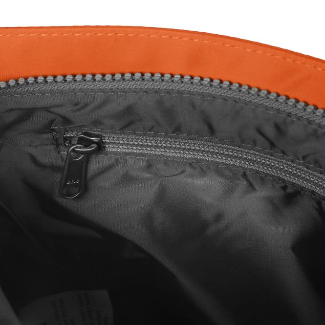 Huvudbild Roka Shoulderbag Kennington B orange