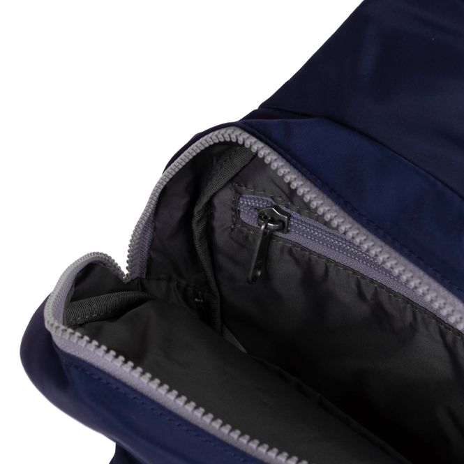 Huvudbild Roka Slingbag Willesden marin