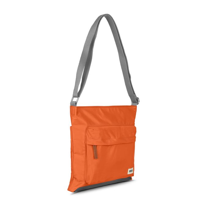 Huvudbild Roka Shoulderbag Kennington B orange